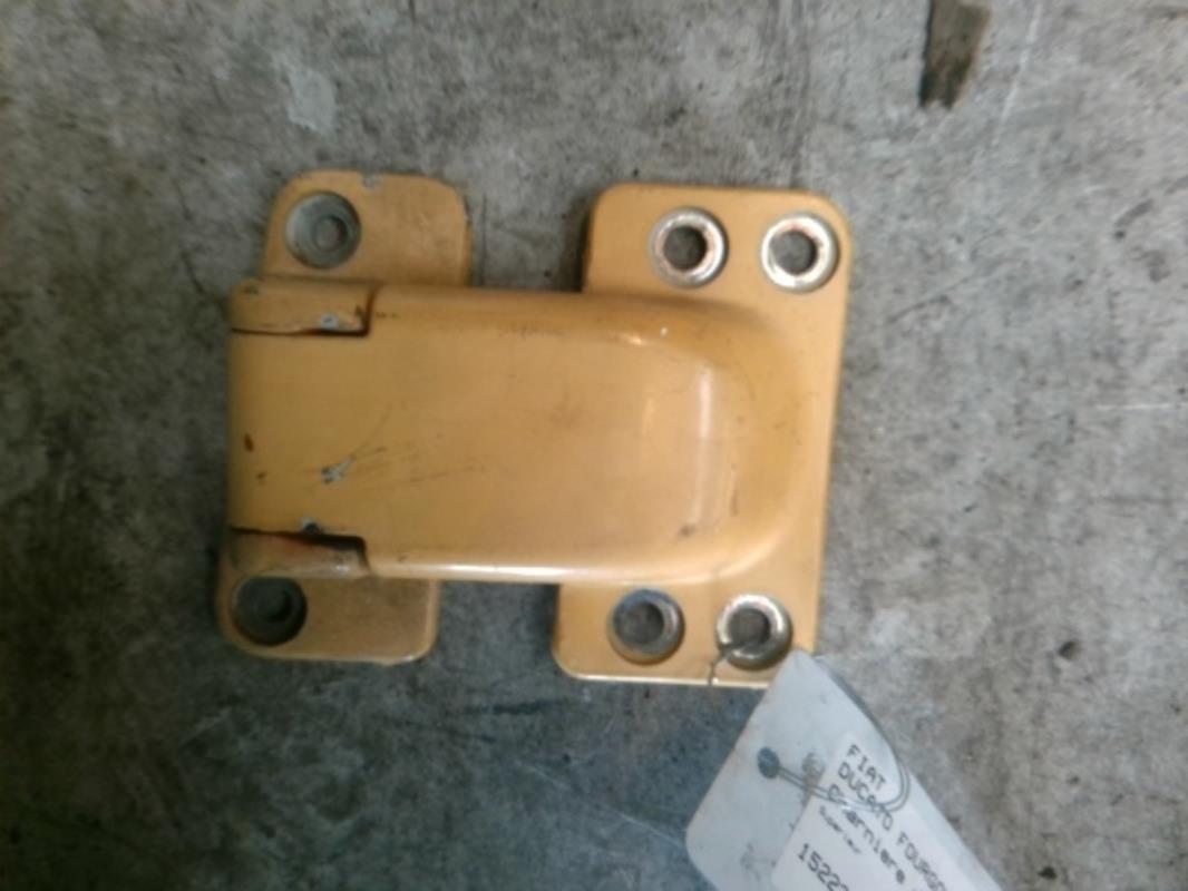 Cerniera porta bagagliaio sinistra