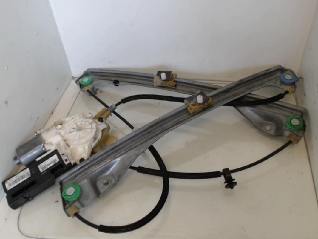Leve vitre electrique avant droit
