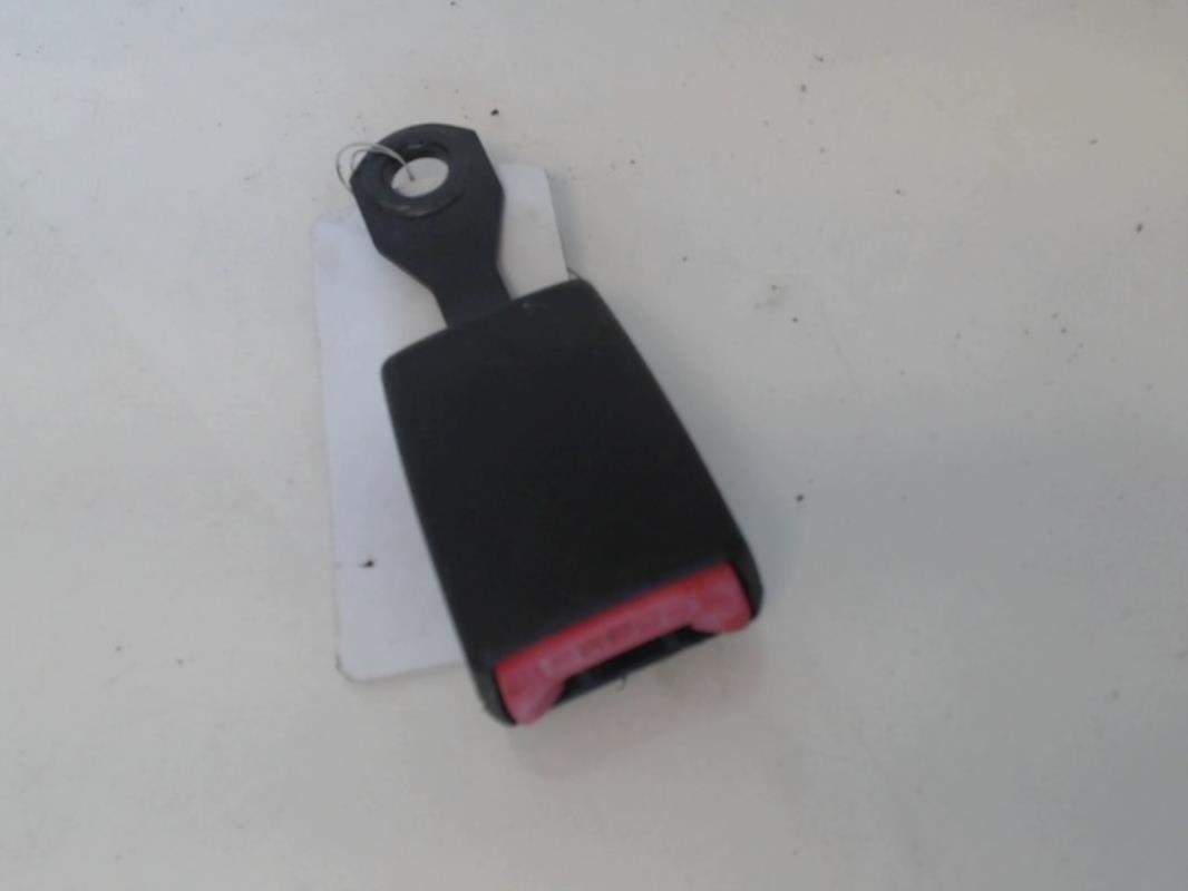 Attache ceinture arriere droit