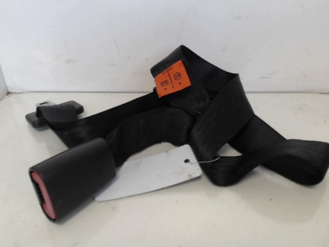Attache ceinture arriere droit