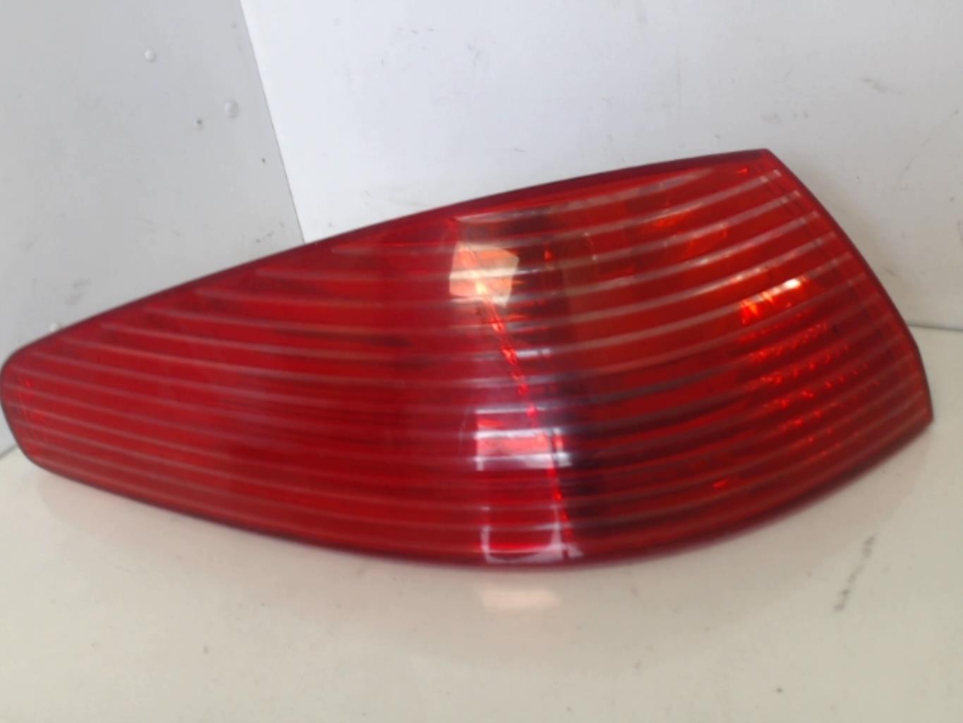 Fanale posteriore principale sinistro (luci)