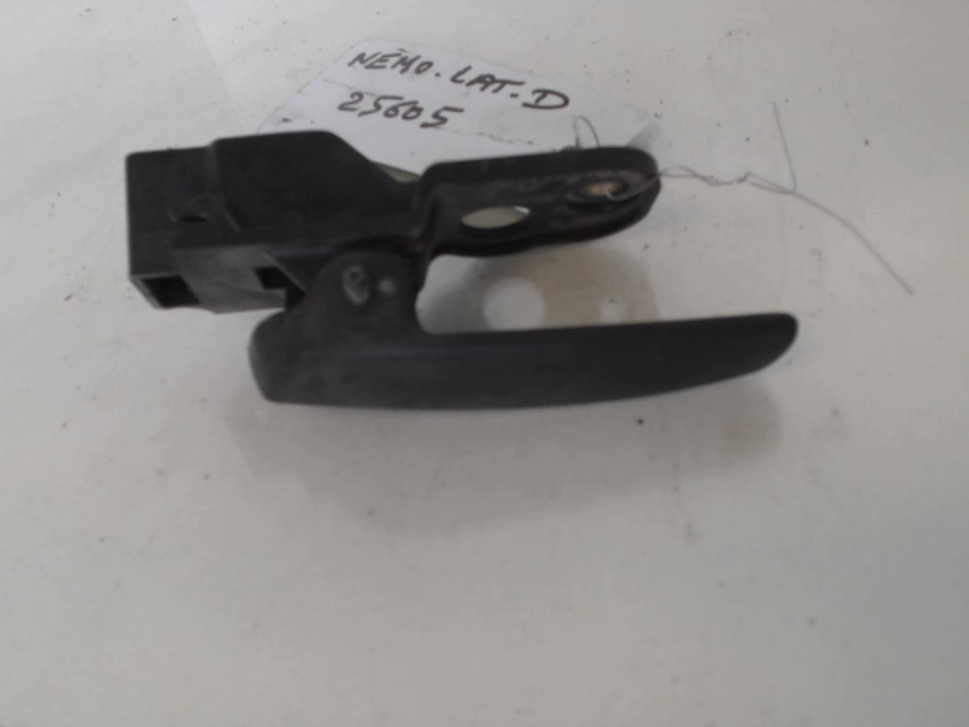 Poignee interieur porte laterale droite