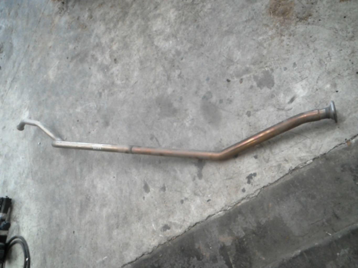 Tube intermediaire (echappement)