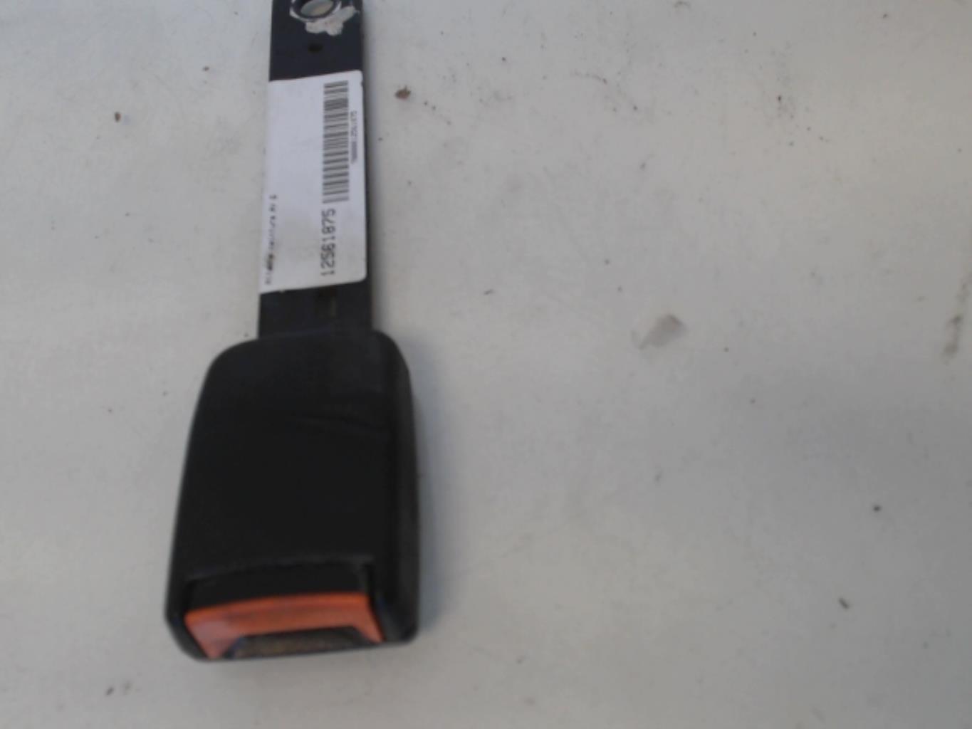Attache ceinture avant gauche
