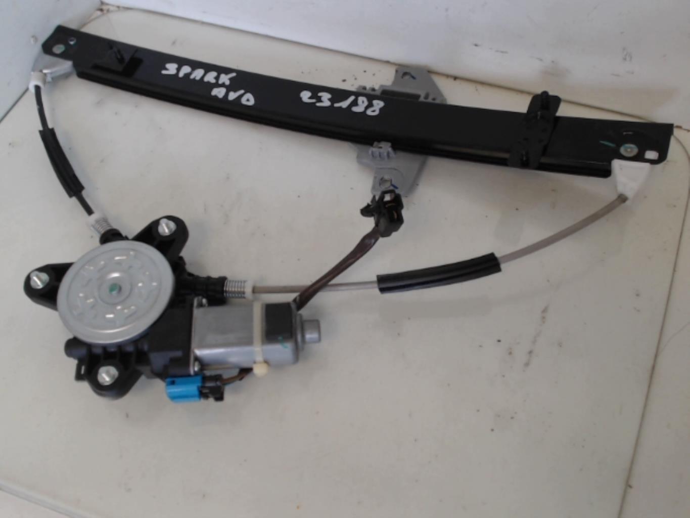 Leve vitre electrique avant droit