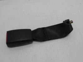 Attache ceinture arriere droit