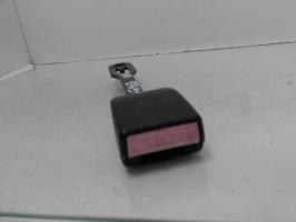 Attache ceinture avant droit