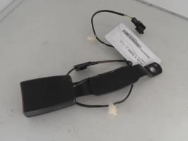 Attache ceinture avant gauche