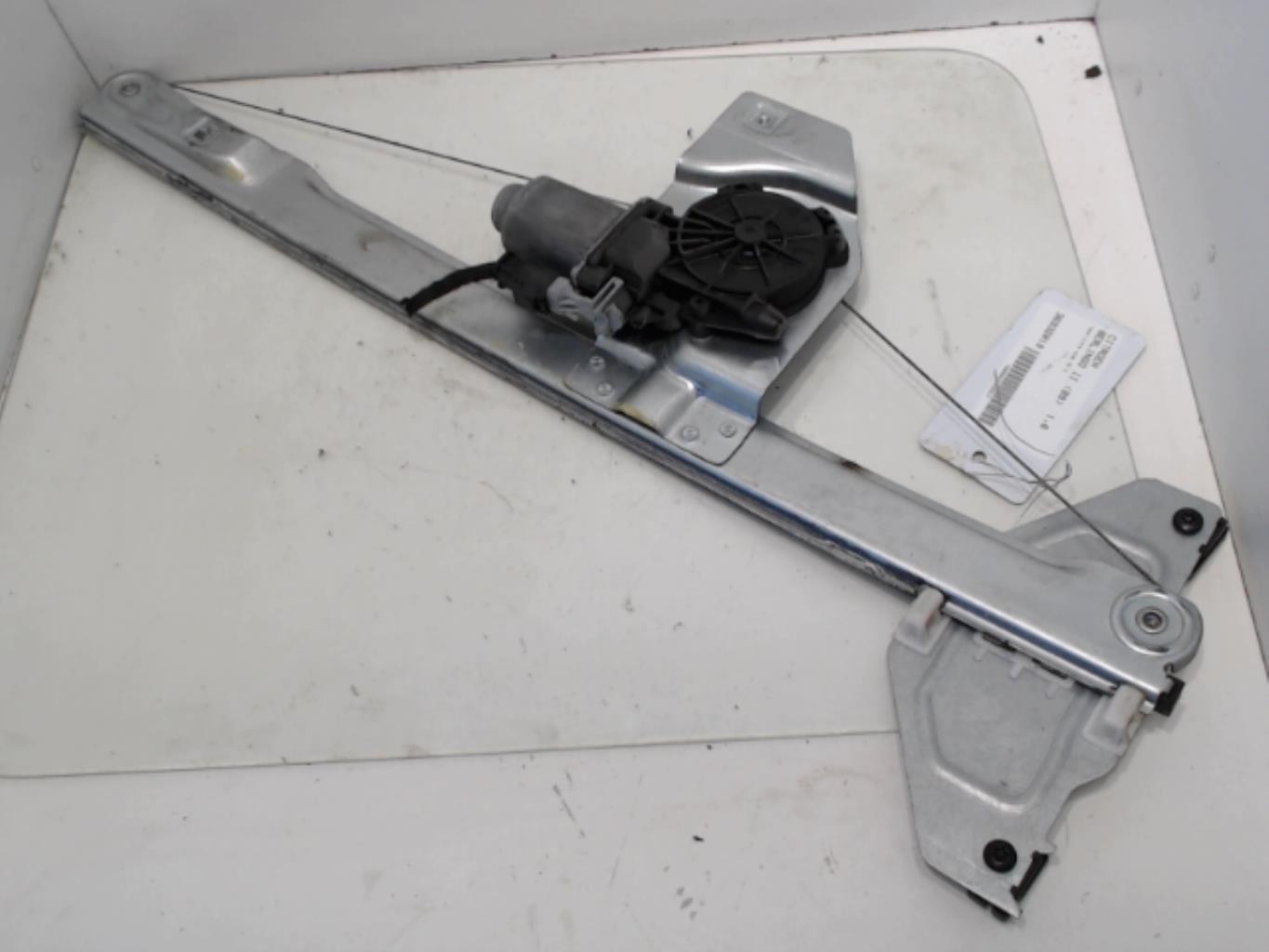 Leve vitre electrique avant droit