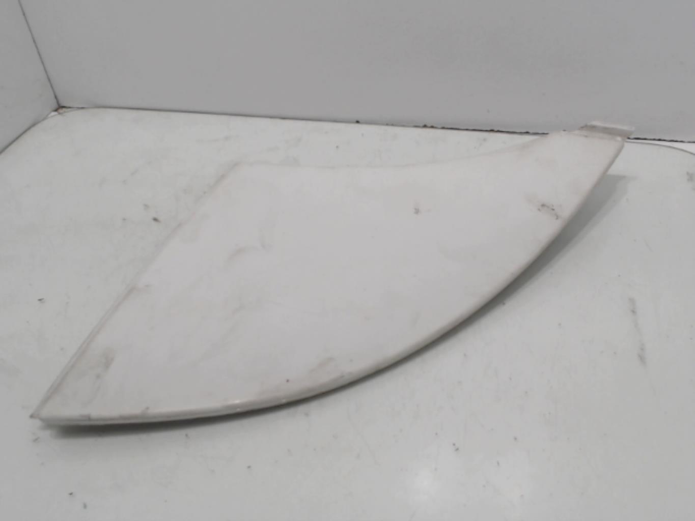 Cornice faro sinistro