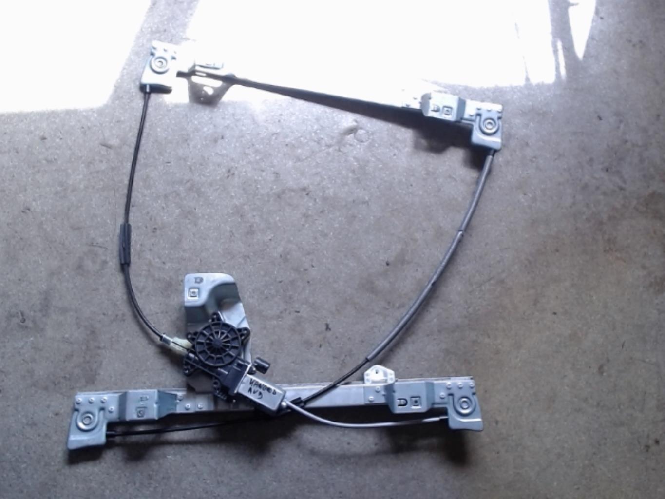 Leve vitre electrique avant droit