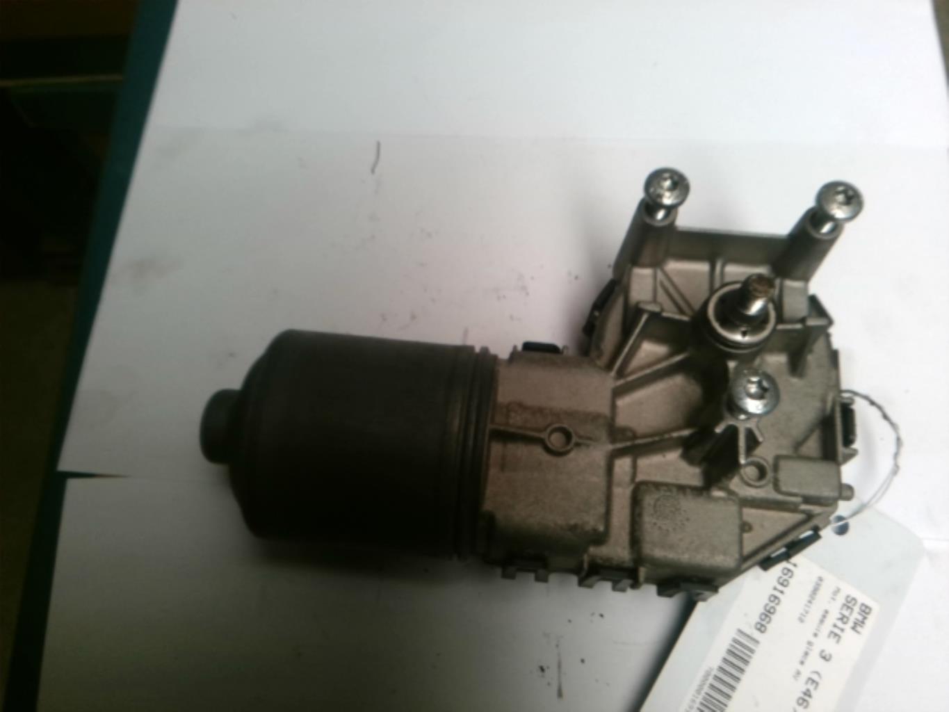 Moteur essuie glace avant
