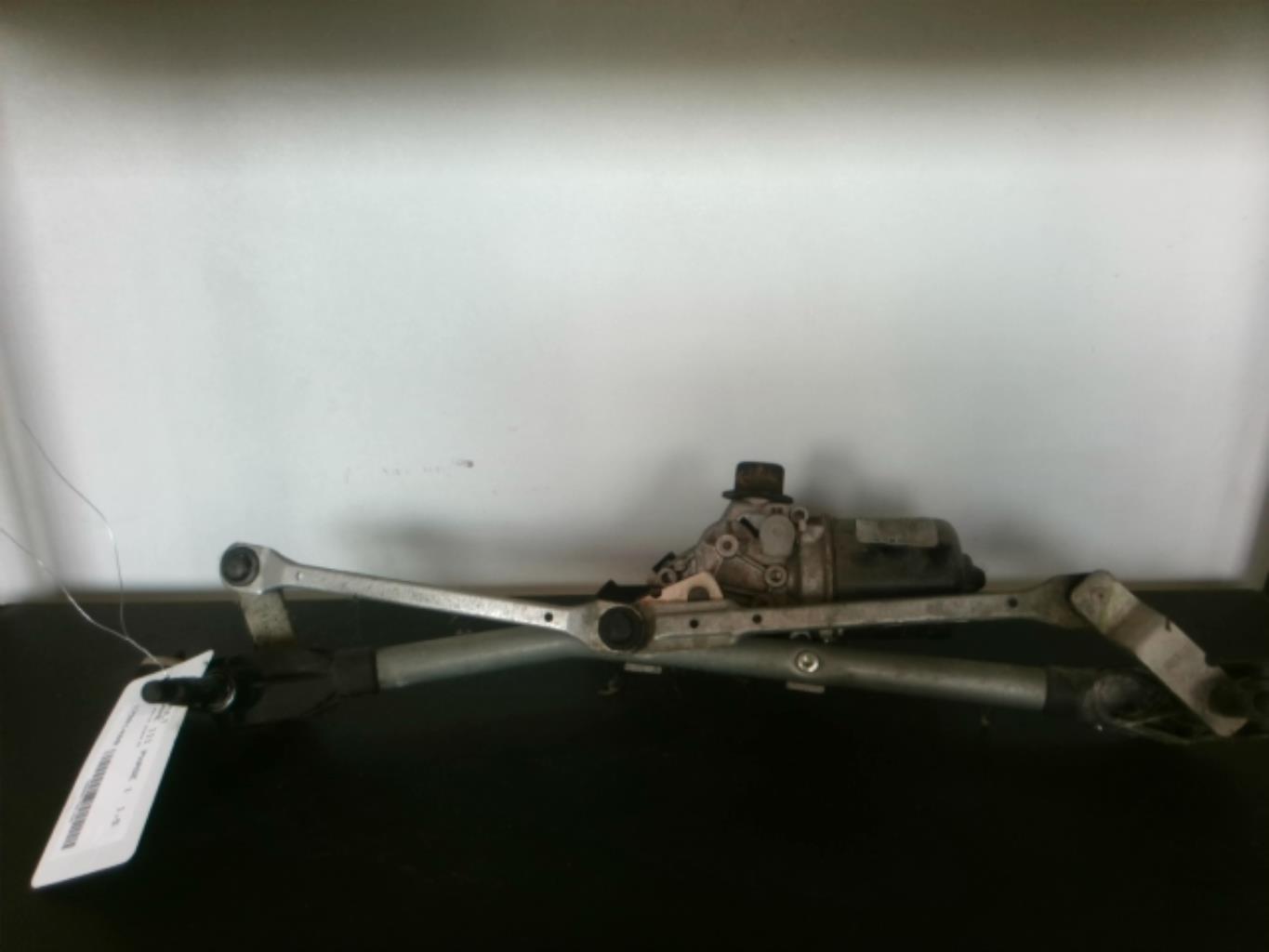 Moteur essuie glace avant