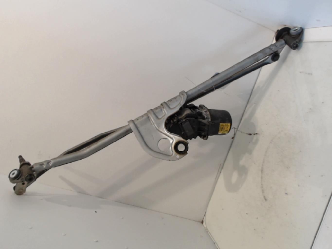 Motor de limpiaparabrisas delantero