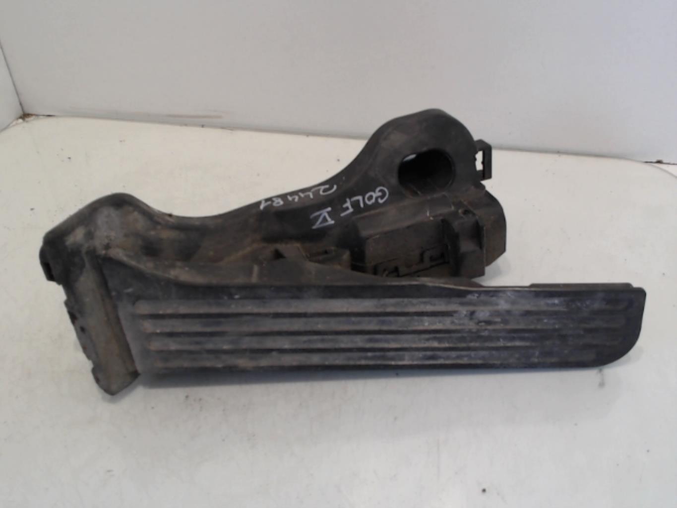 Pedale acceleratore