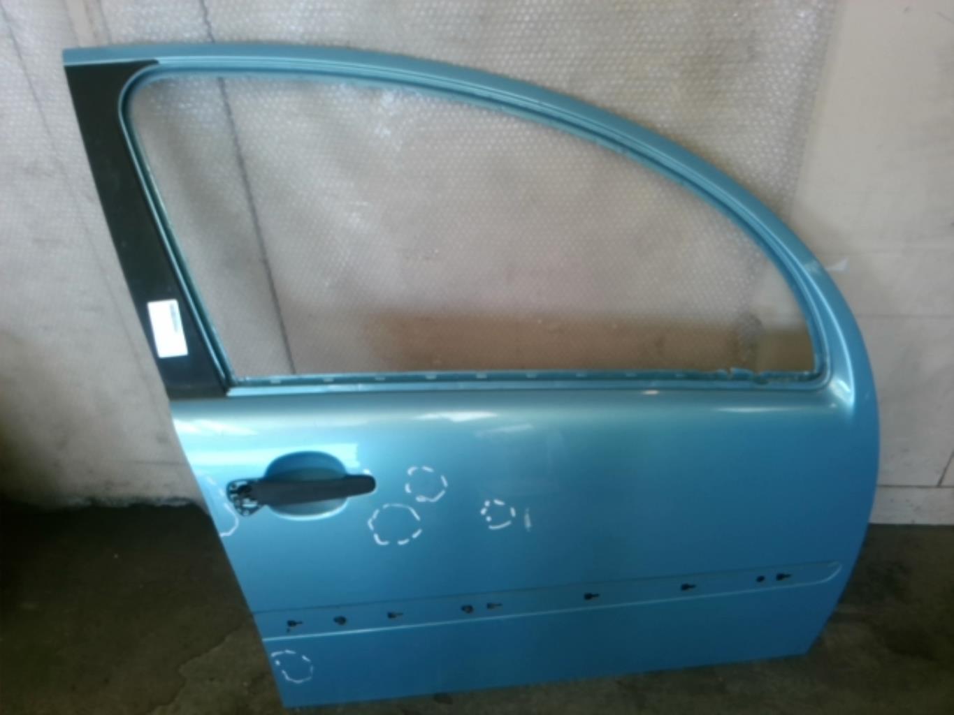 Puerta delantera derecha