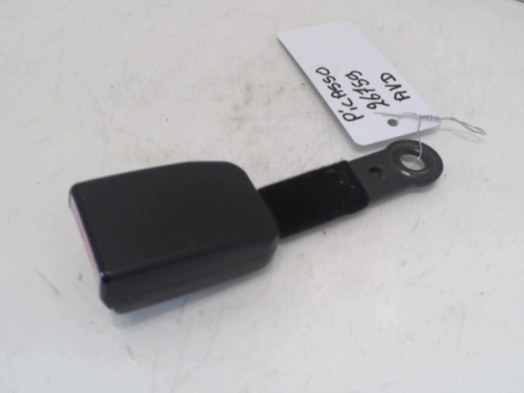 Attache ceinture avant droit