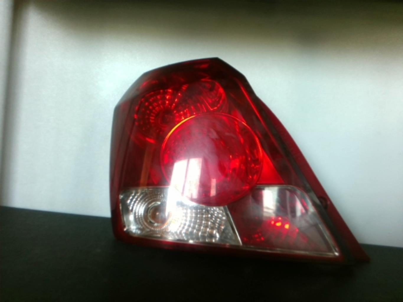 Fanale posteriore principale sinistro (luci)