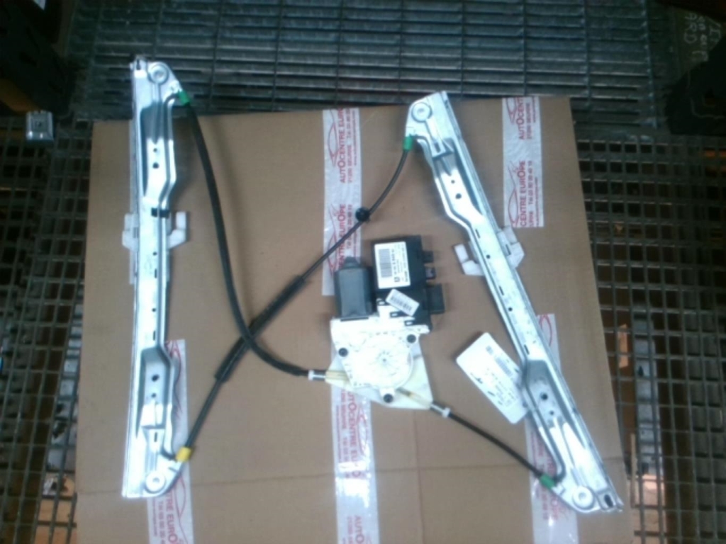 Leve vitre electrique avant gauche