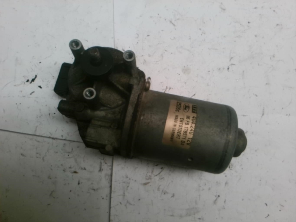 Moteur essuie glace avant