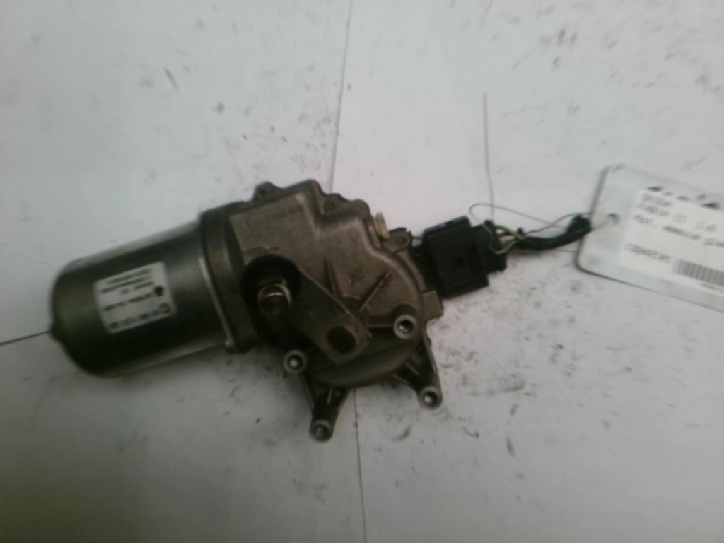 Moteur essuie glace avant
