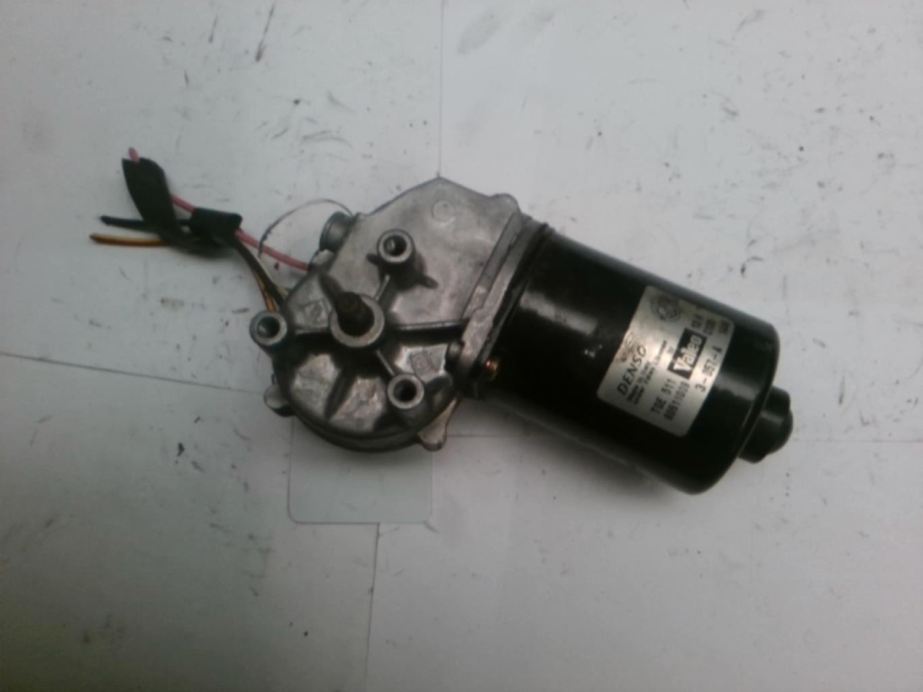 Moteur essuie glace avant