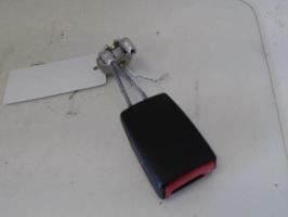 Attache ceinture arriere droit