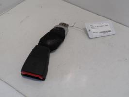 Attache ceinture arriere droit