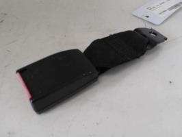 Attache ceinture arriere droit