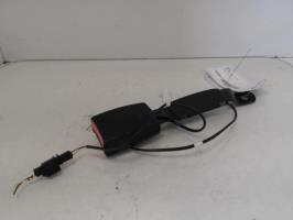 Attache ceinture avant droit