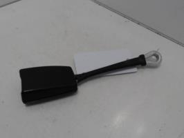 Attache ceinture avant droit