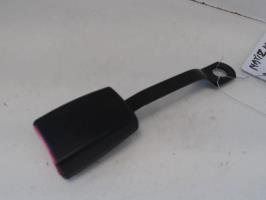 Attache ceinture avant droit