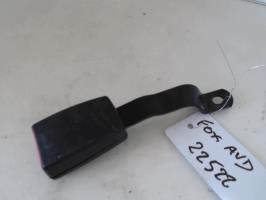 Attache ceinture avant droit