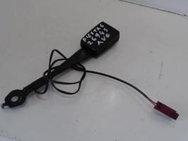 Attache ceinture avant gauche