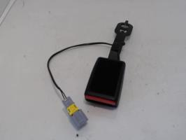 Attache ceinture avant gauche