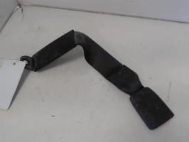 Attache ceinture arriere centrale