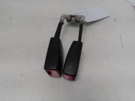 Attache ceinture arriere gauche