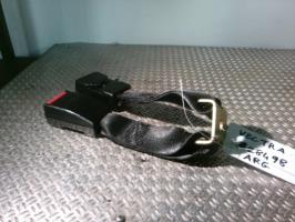 Attache ceinture arriere gauche