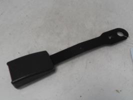 Attache ceinture avant droit
