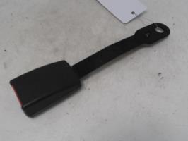 Attache ceinture avant gauche