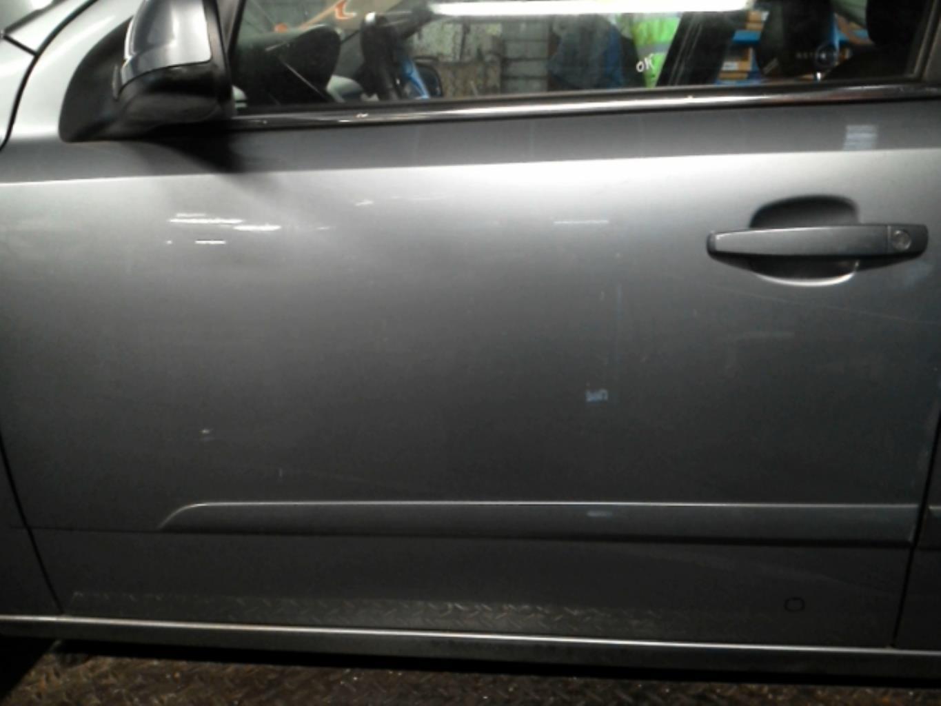 Porte avant gauche