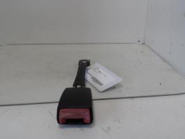 Attache ceinture avant gauche