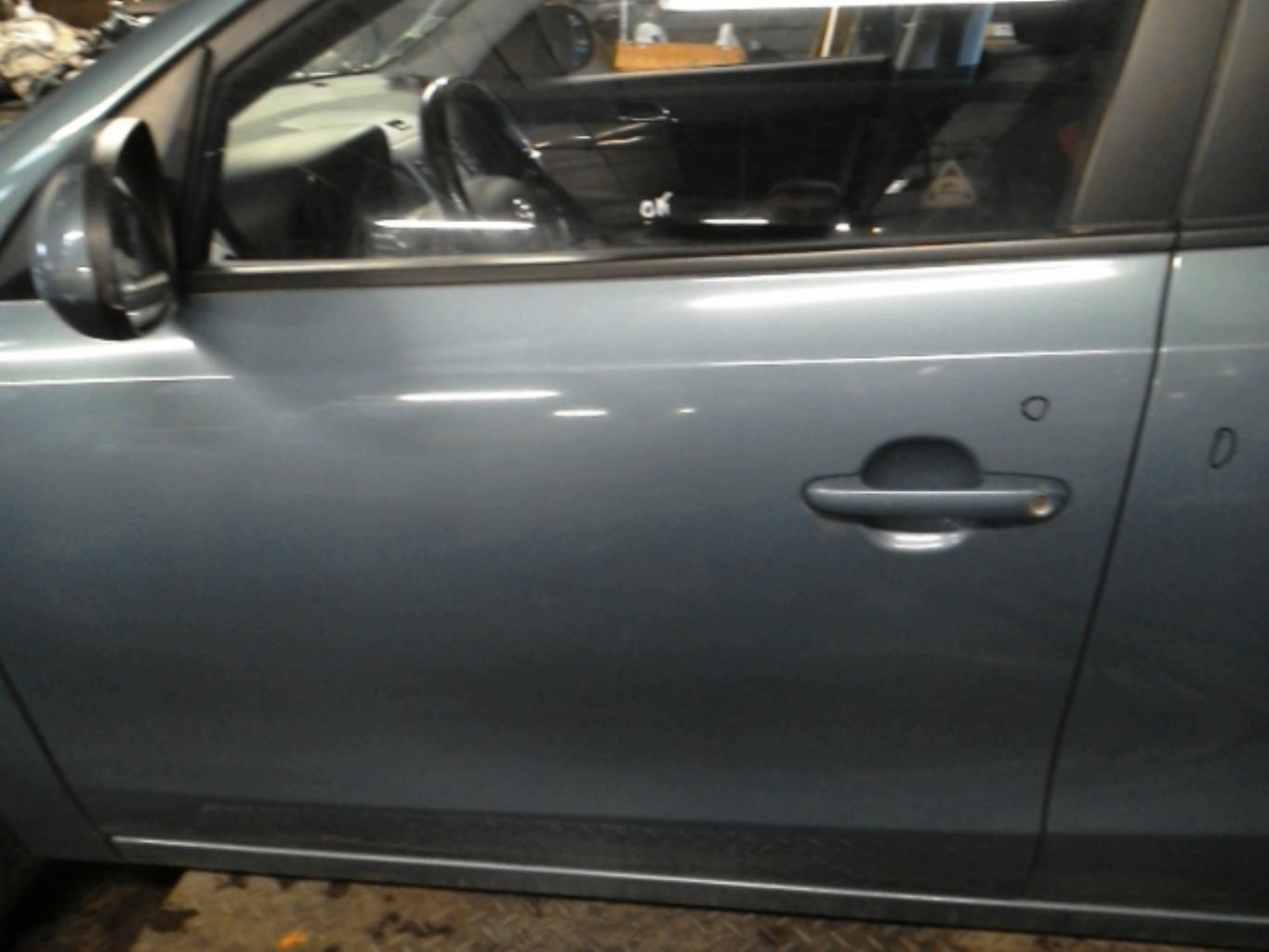 Porte avant gauche