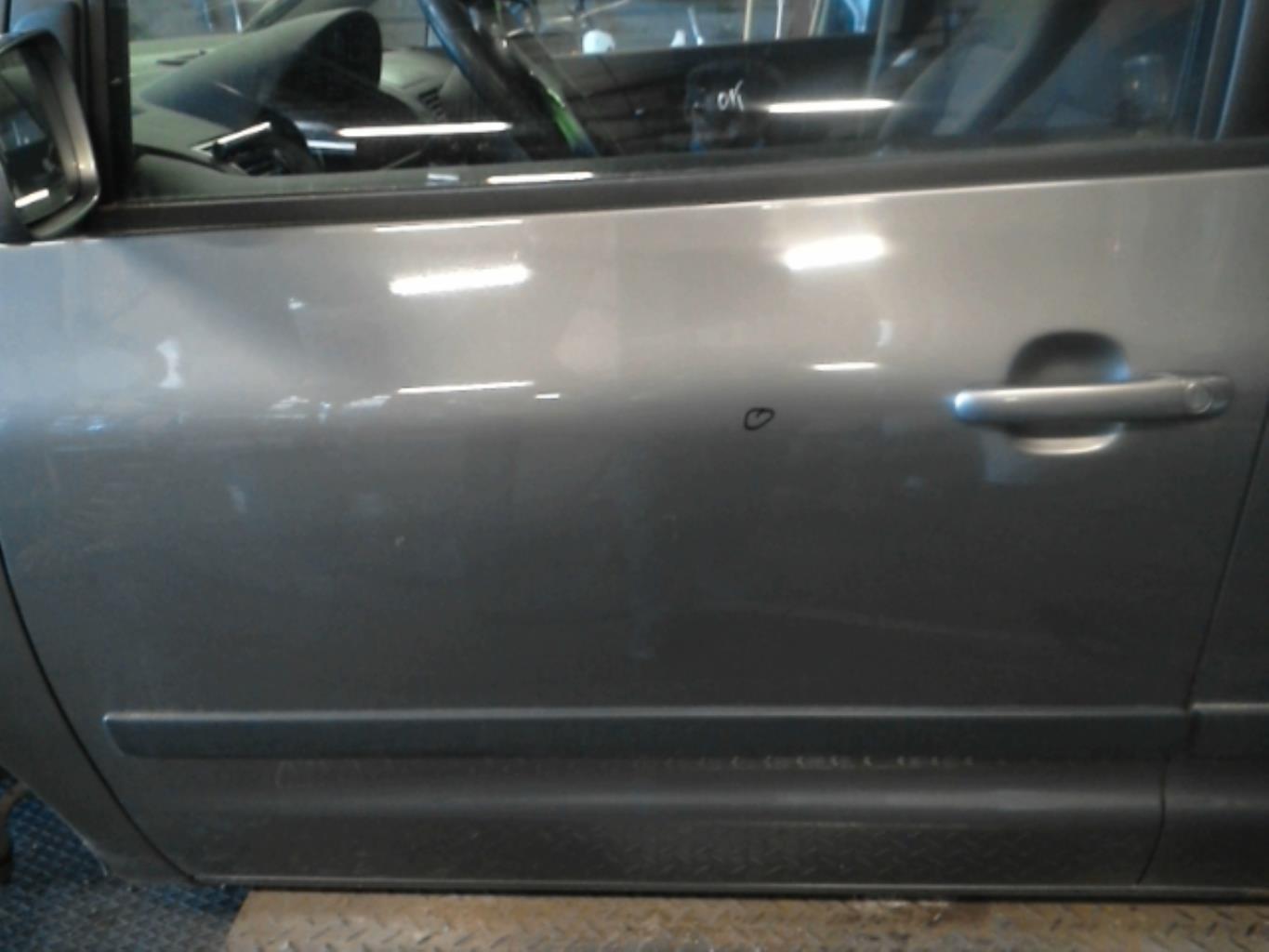 Porte avant gauche