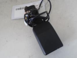 Attache ceinture arriere droit
