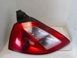 Fanale posteriore principale sinistro (luci)