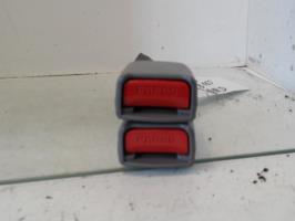 Attache ceinture arriere droit
