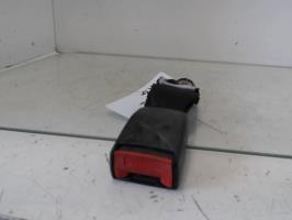 Attache ceinture arriere gauche