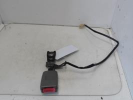 Attache ceinture avant gauche
