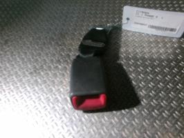 Attache ceinture arriere droit